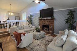 409 Sheridan Drive  photo 4