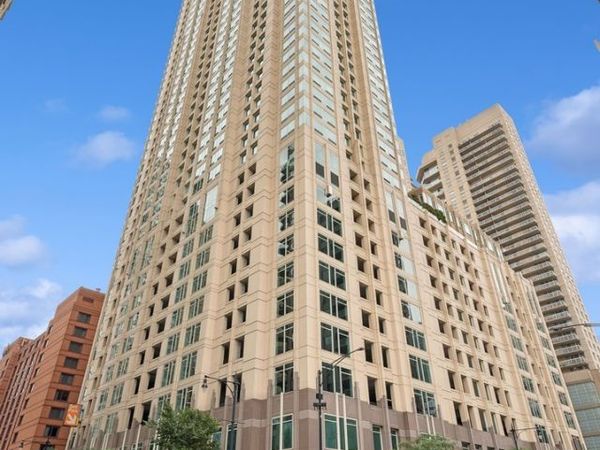 33 W ONTARIO Street , Unit 17E, Chicago, IL 60654