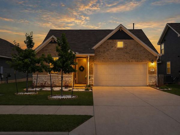 206 Palo Brea LOOP, Hutto, TX 78634