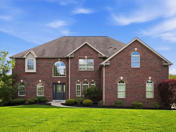 306 Hedgerow Dr , Venetia, PA 15367