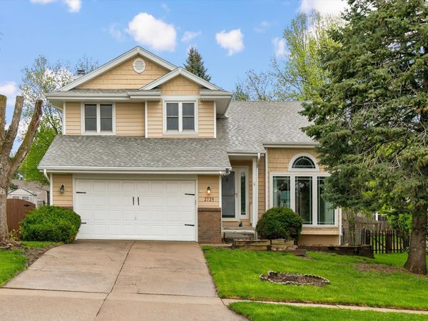 2725 Walnut Street, West Des Moines, IA 50265