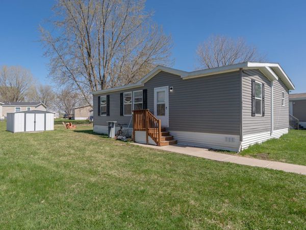 923 Hamlet Circle, Lakeville, MN 55044