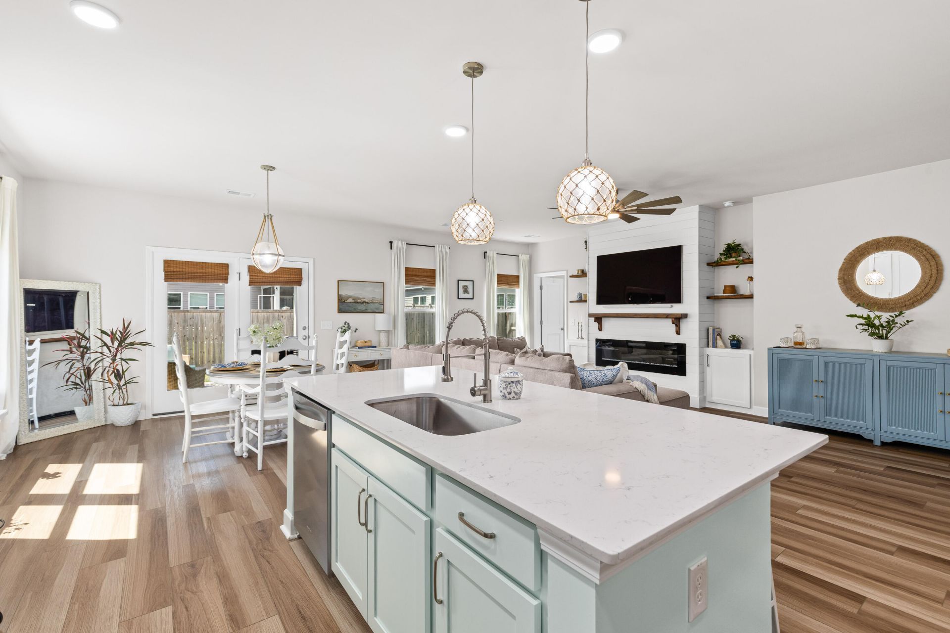 1423 Arabella Street Photo 13