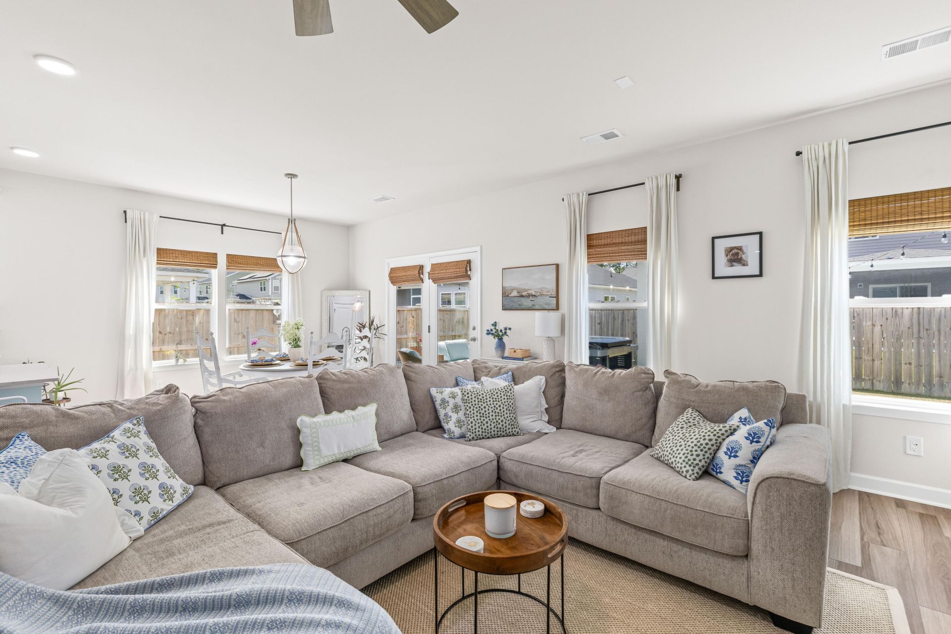 1423 Arabella Street Photo 17