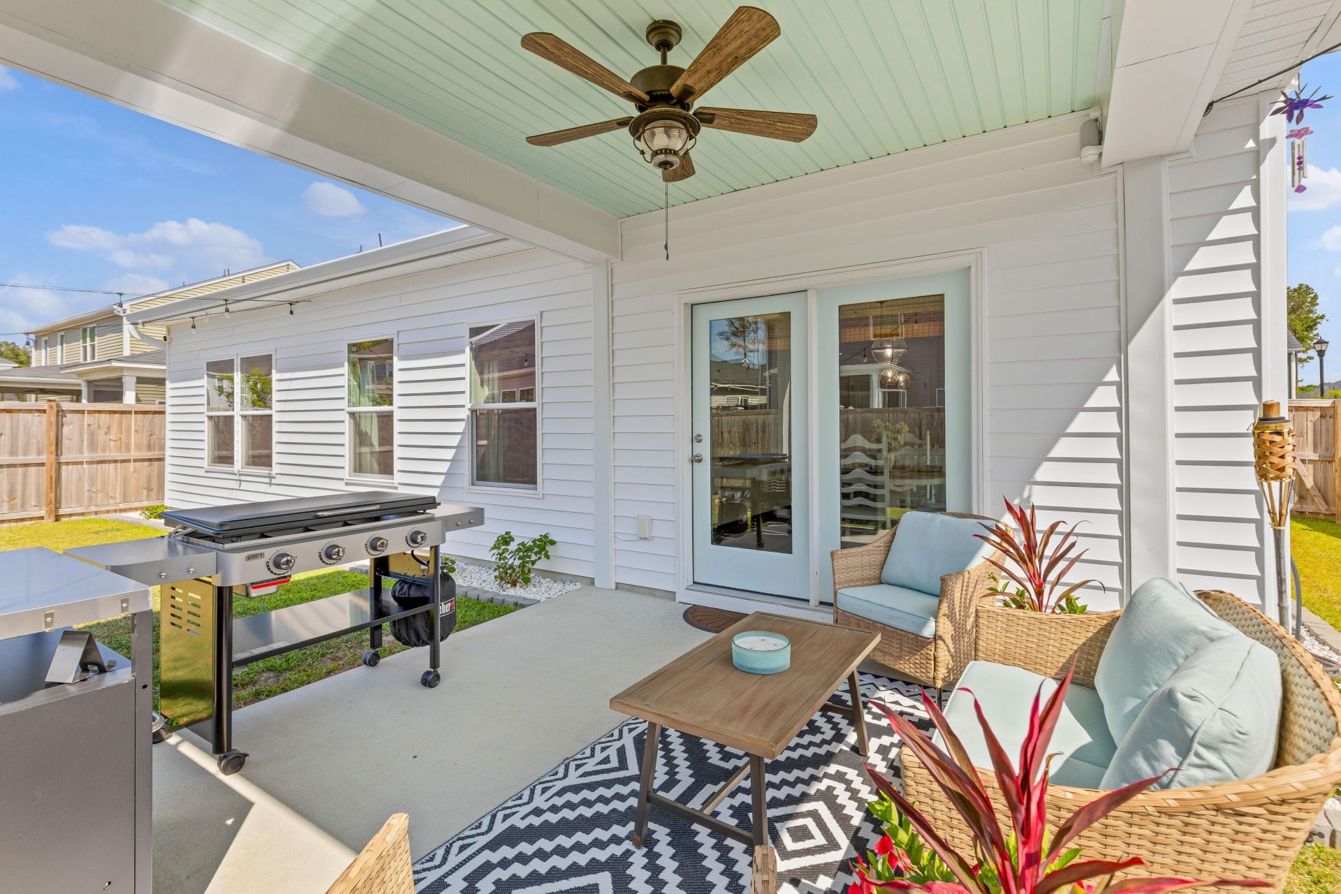 1423 Arabella Street Photo 28