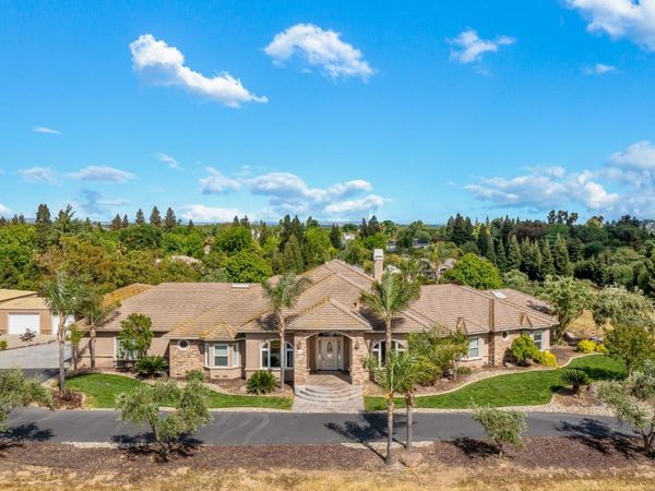 10714 Amerine Ln, Oakdale, CA 95361