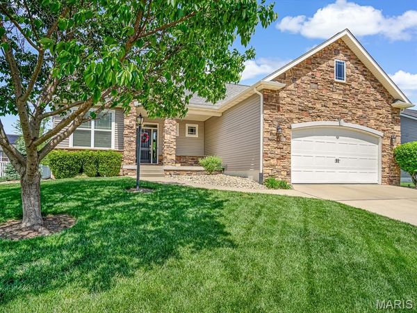 7045 Richmond Drive, Glen Carbon, IL 62034