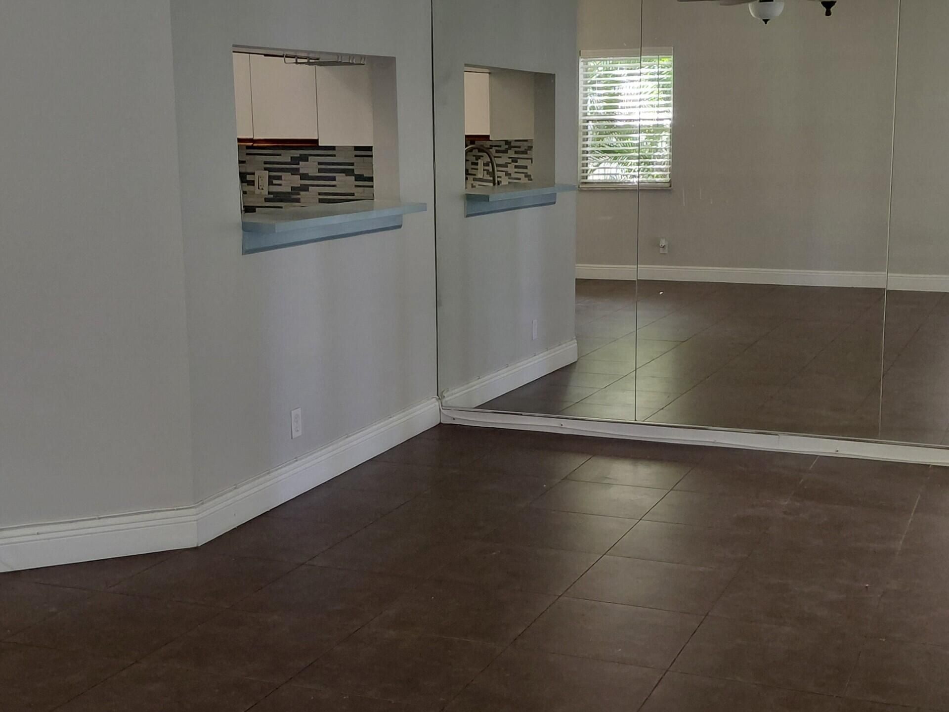 1947 E Discovery Circle E, Deerfield Beach, FL 33442 Photo