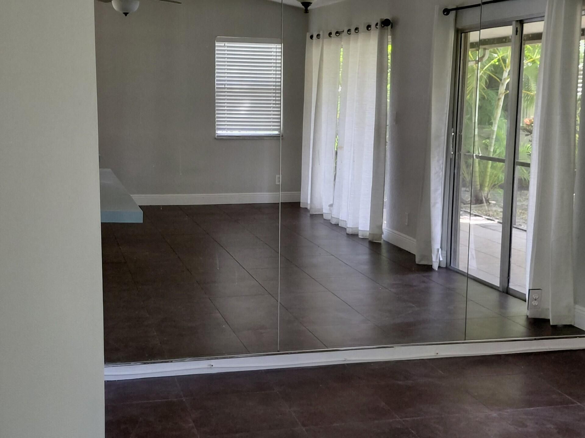 1947 E Discovery Circle E, Deerfield Beach, FL 33442 Photo