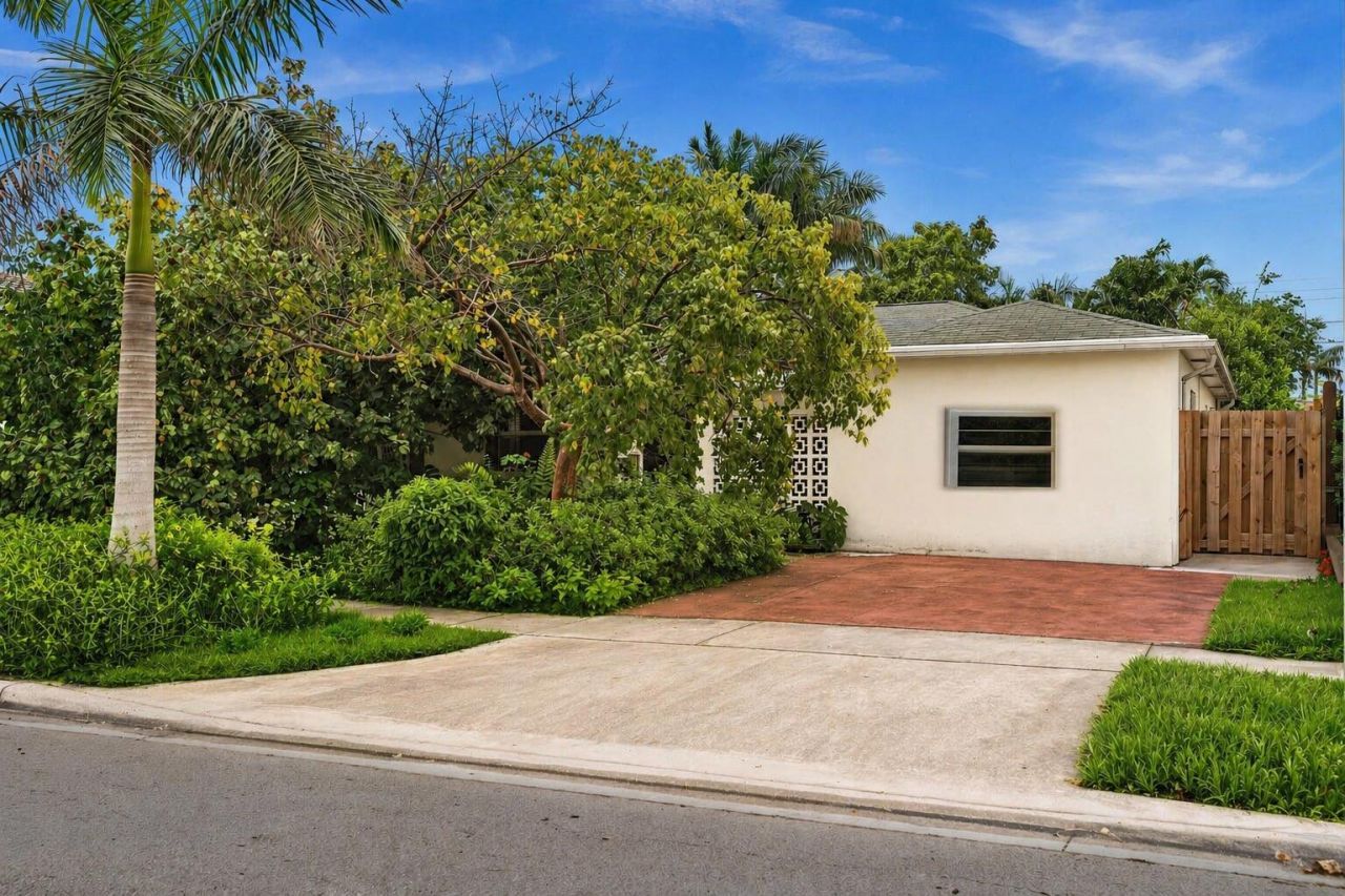 137 Auburn Drive, Lake Worth Beach, FL 33460 Photo