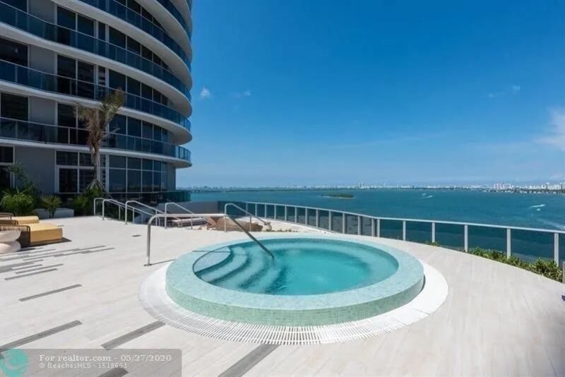 488 NE 18th Street, Unit 905, Miami, FL 33132 Photo