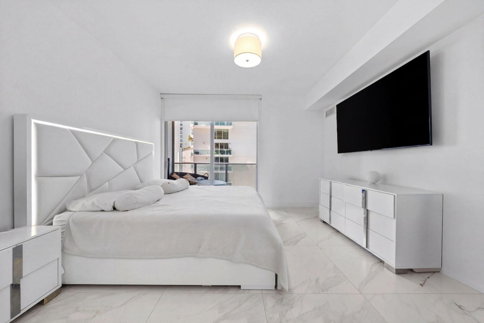 488 NE 18th Street, Unit 905, Miami, FL 33132 Photo