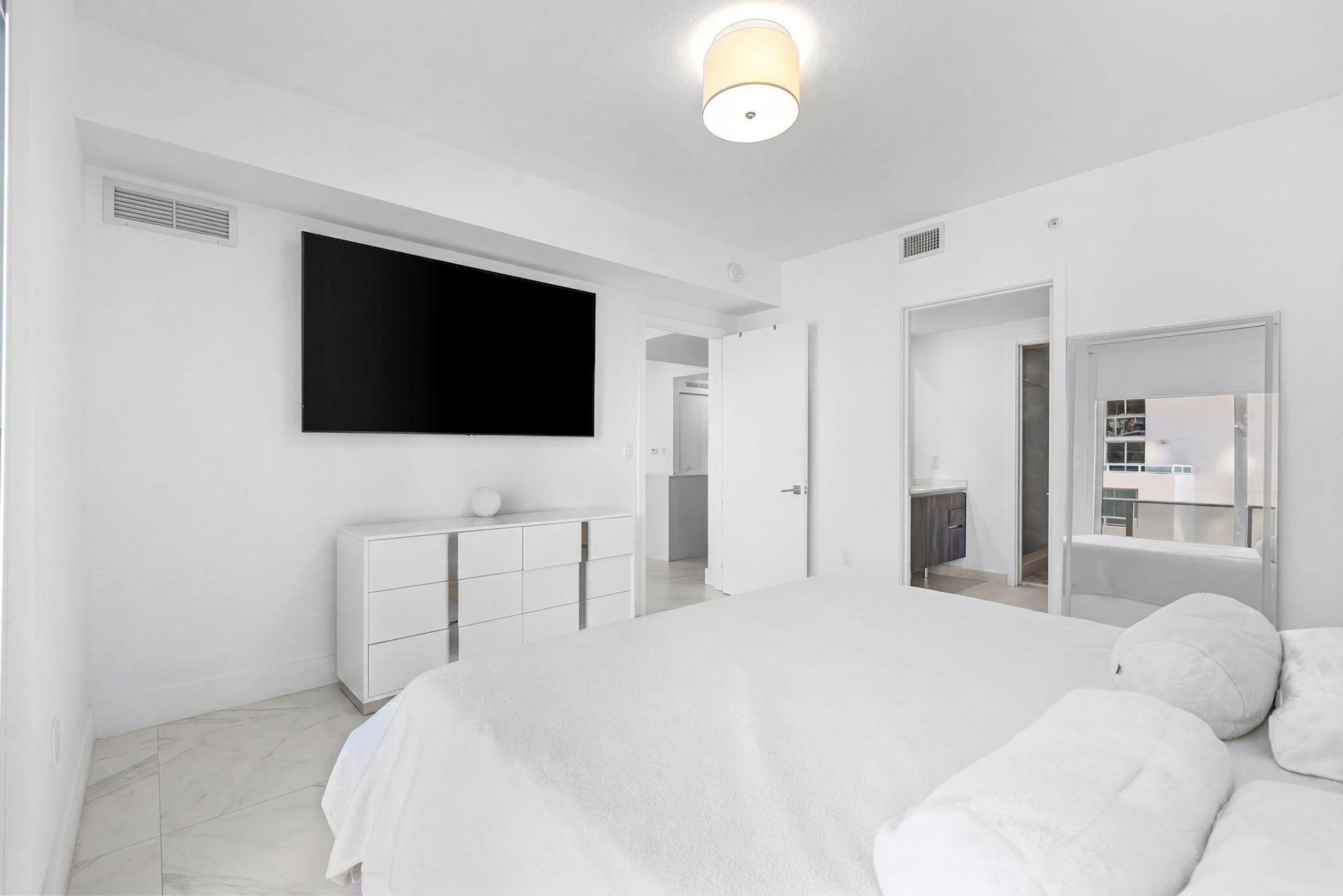 488 NE 18th Street, Unit 905, Miami, FL 33132 Photo