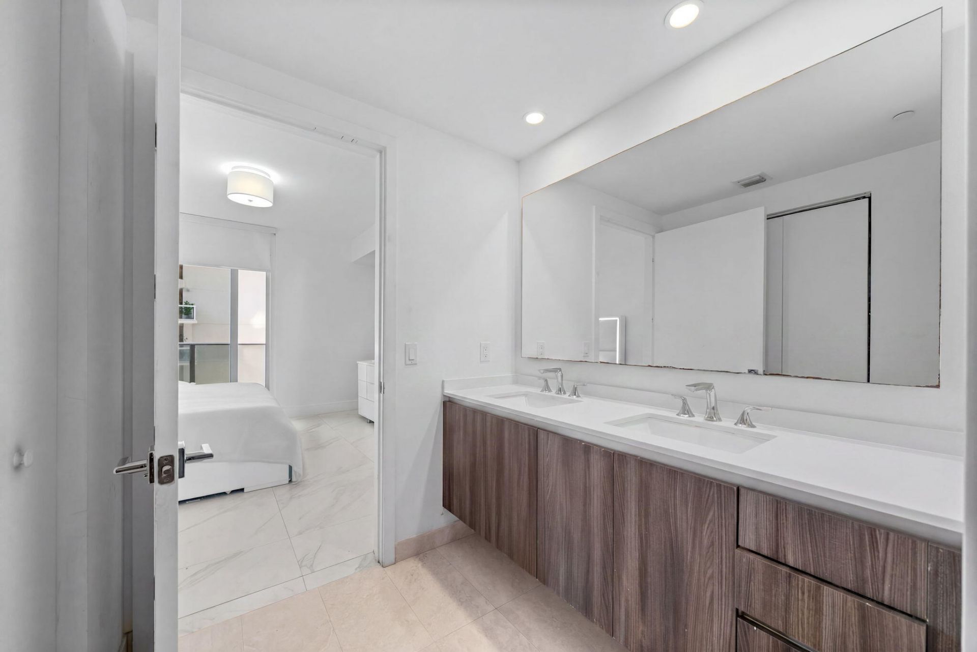 488 NE 18th Street, Unit 905, Miami, FL 33132 Photo