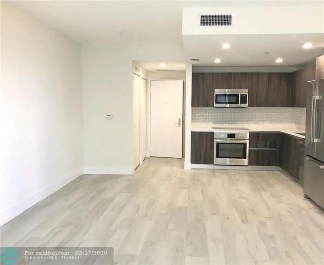 488 NE 18th Street, Unit 905, Miami, FL 33132 Photo