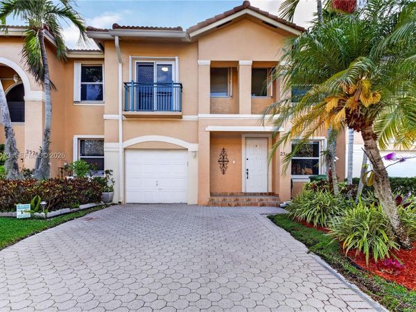 2340 NW 161st Ave, Pembroke Pines, FL 33028