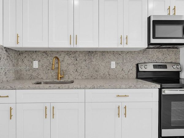 5807 SW 25th St , West Park, FL 33023