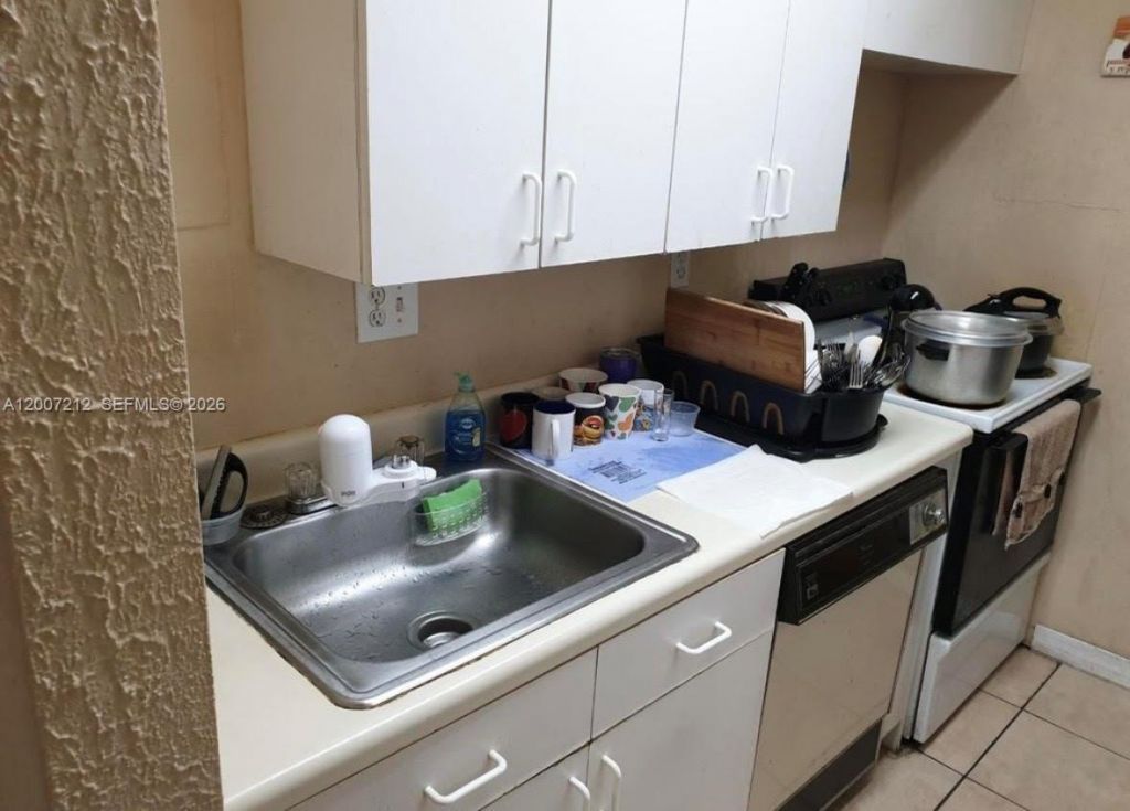 10500 SW 108th Ave , Unit B211, Miami, FL 33176 Photo