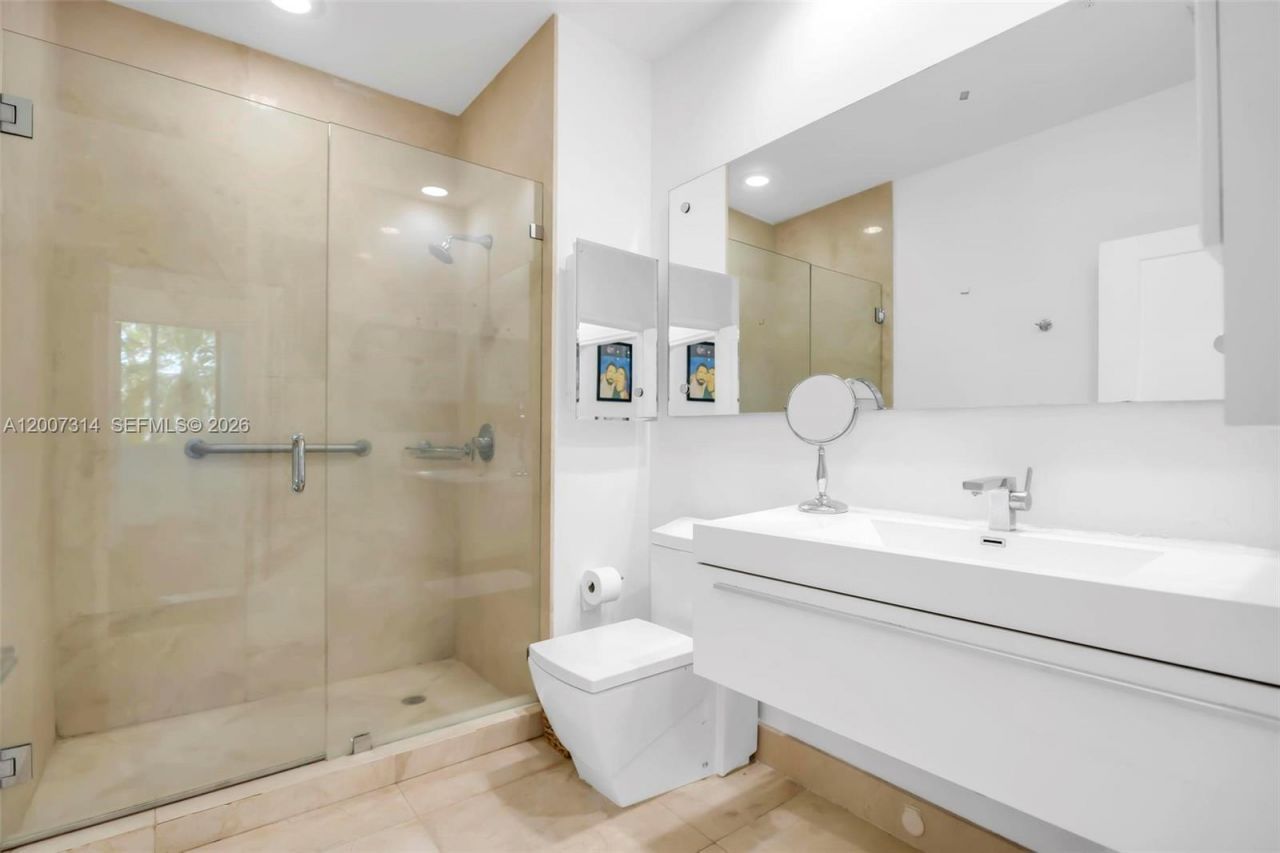 2775 NE 187th St, Unit 116, Aventura, FL 33180 Photo