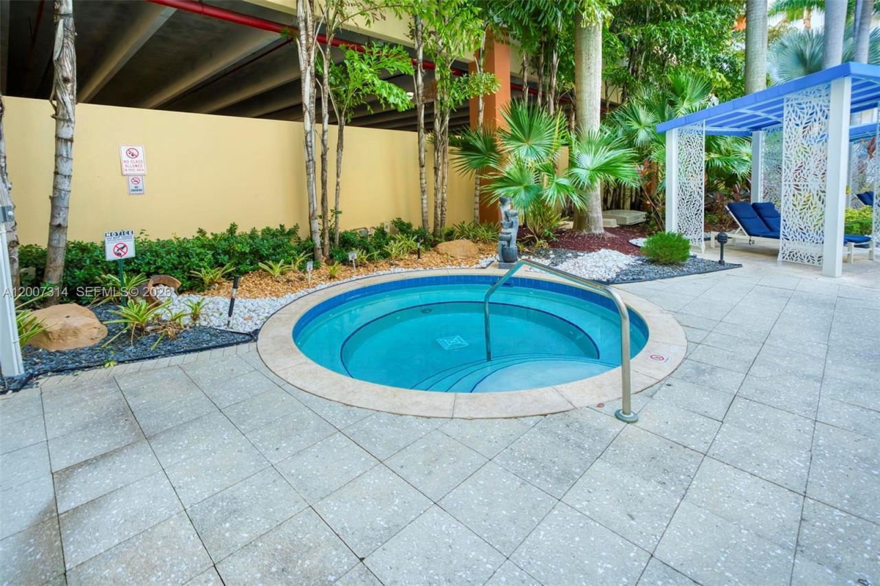 2775 NE 187th St, Unit 116, Aventura, FL 33180 Photo