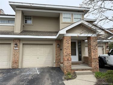 6677 Chimney Sweep , West Bloomfield Twp, MI 48322