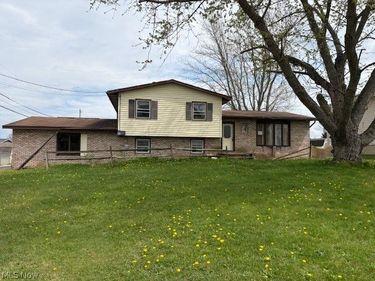 7398 Shisler Street NE, Canton, OH 44721