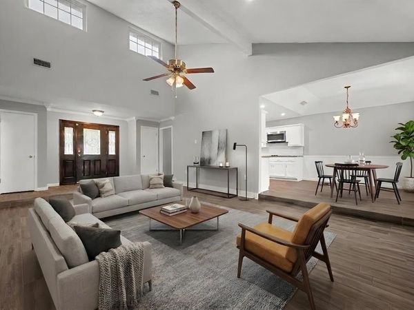 213 Meadowhill Drive, Benbrook, TX 76126