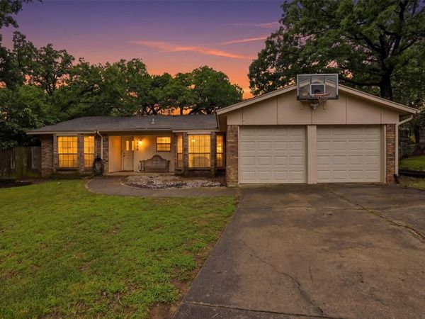 7658 Blue Carriage Court, Fort Worth, TX 76120