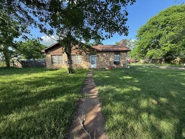 208 N Bridges, Elkhart, TX 75839