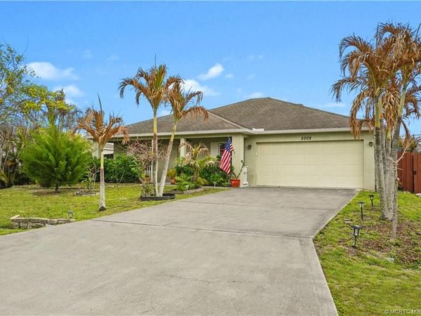 2009 SW Monterrey Lane, Port St Lucie, FL 34953