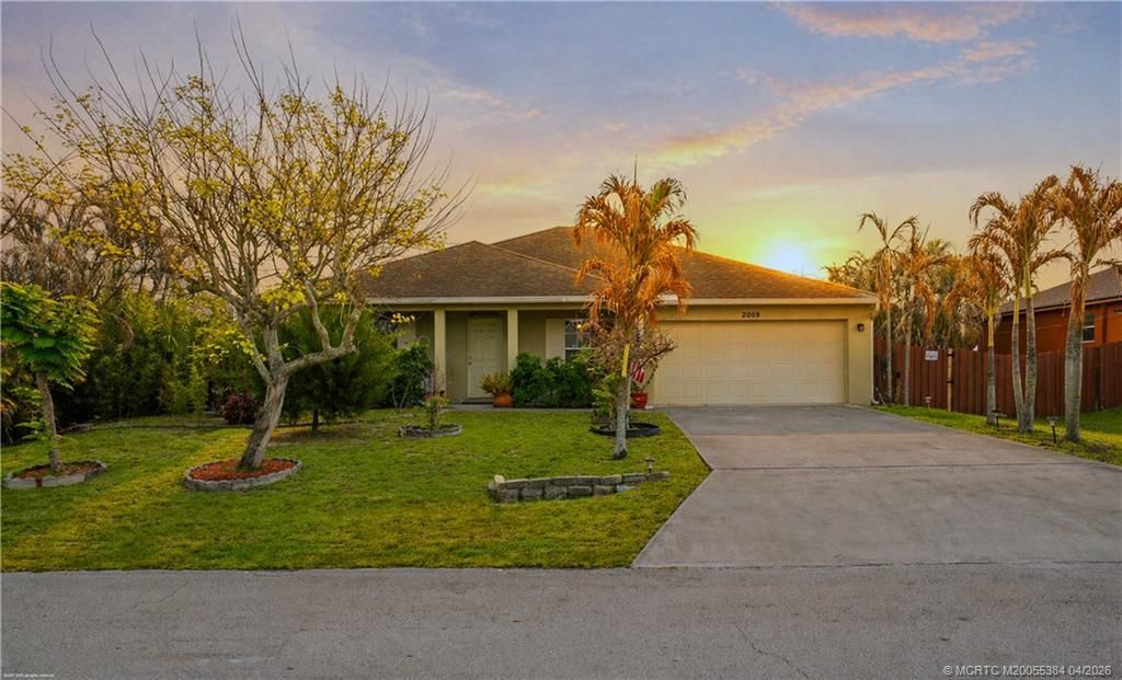 2009 SW Monterrey Lane, Port Saint Lucie, FL 34953 Photo