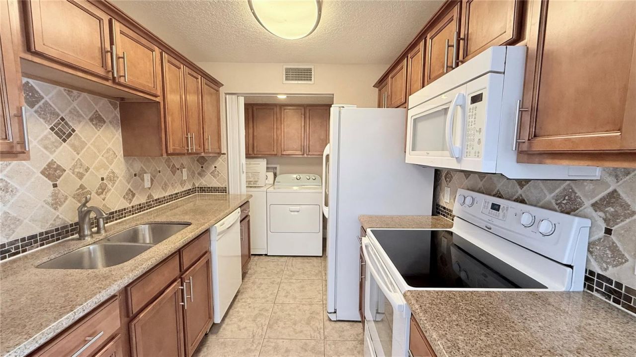 524 Orange Drive , Unit 11, Altamonte Springs, FL 32701 Photo