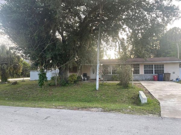 901 SHELDON AVENUE , LEHIGH ACRES, FL 33936