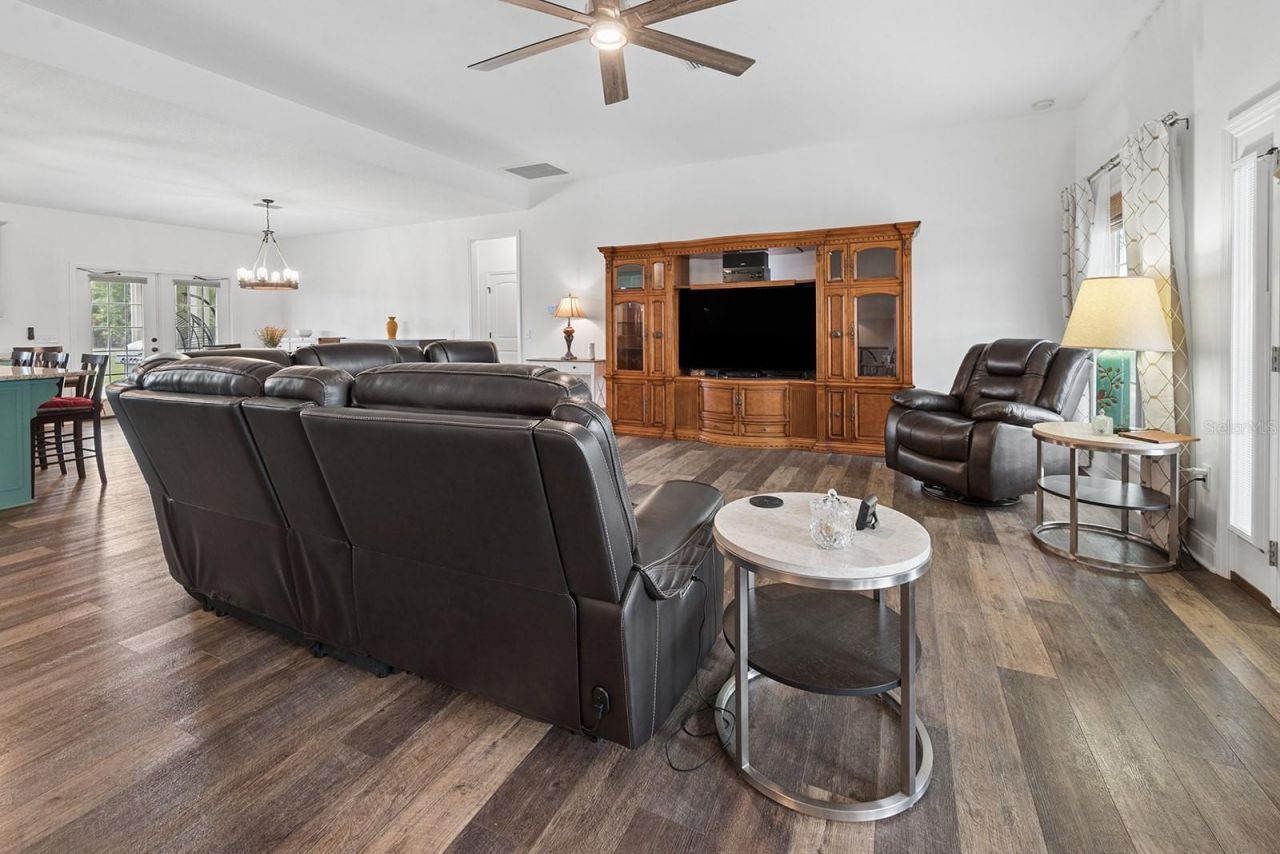 5739 SW County Road 341 , Trenton, FL 32693 Photo