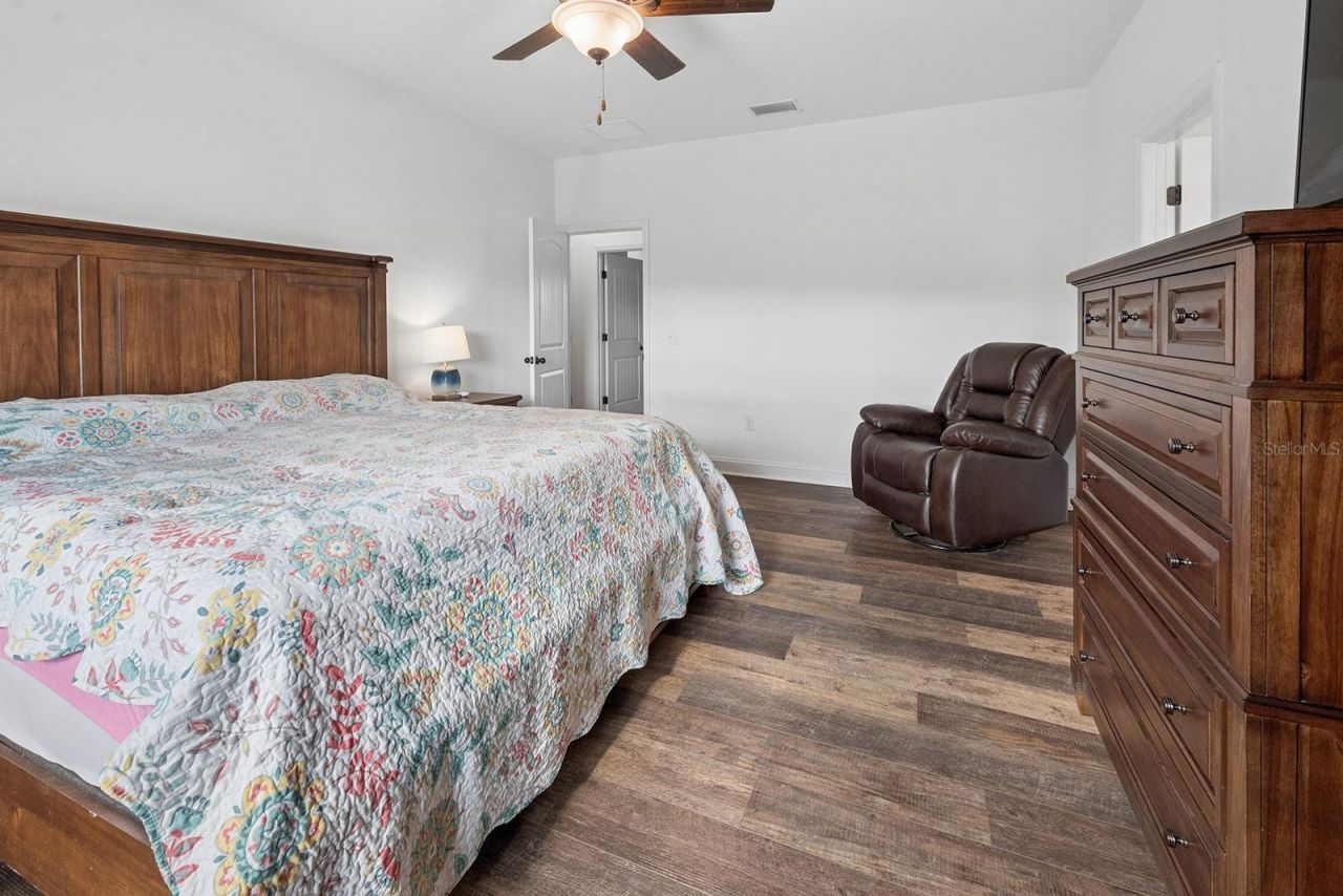 5739 SW County Road 341 , Trenton, FL 32693 Photo