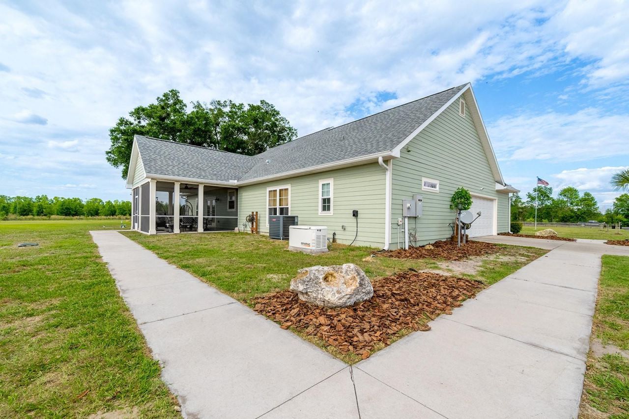 5739 SW County Road 341 , Trenton, FL 32693 Photo