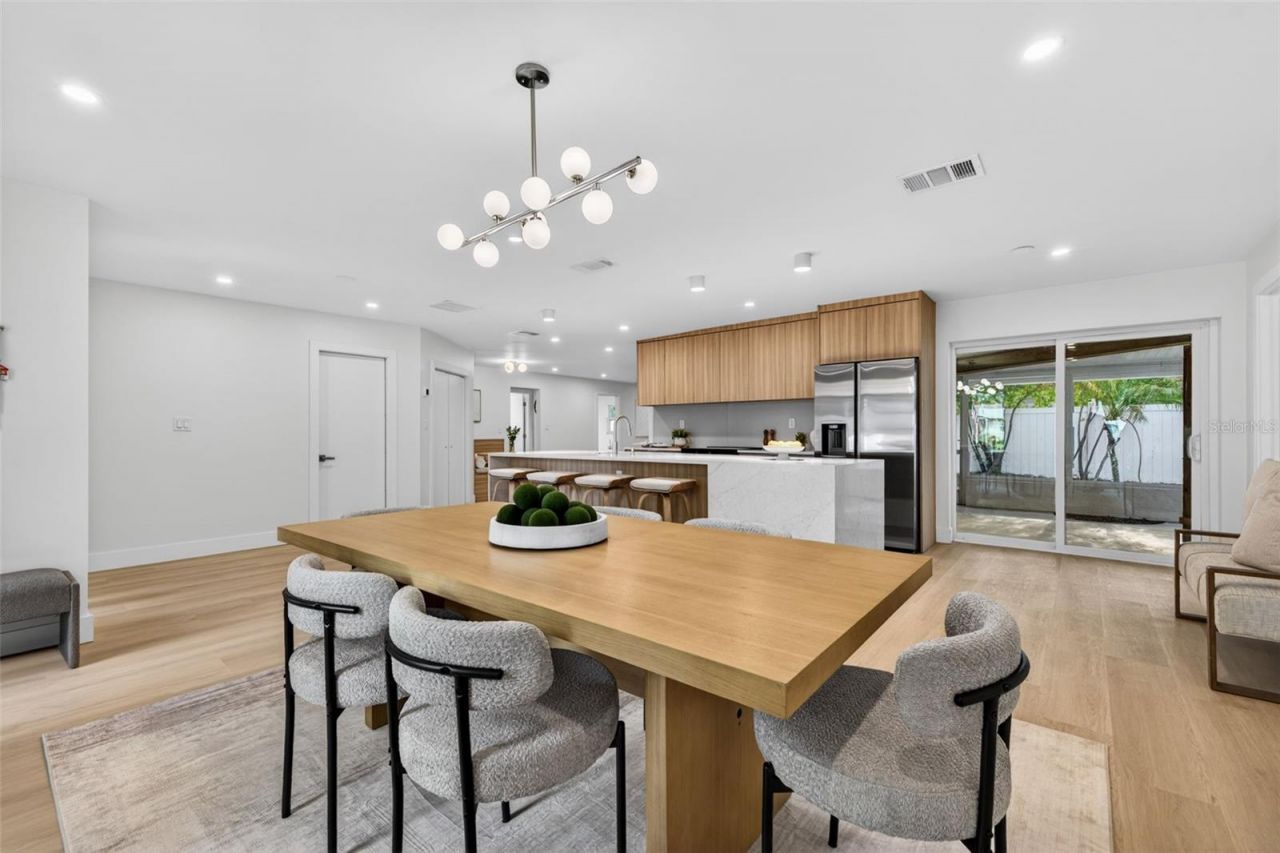 6649 Pinellas Point Drive S, Saint Petersburg, FL 33712 Photo