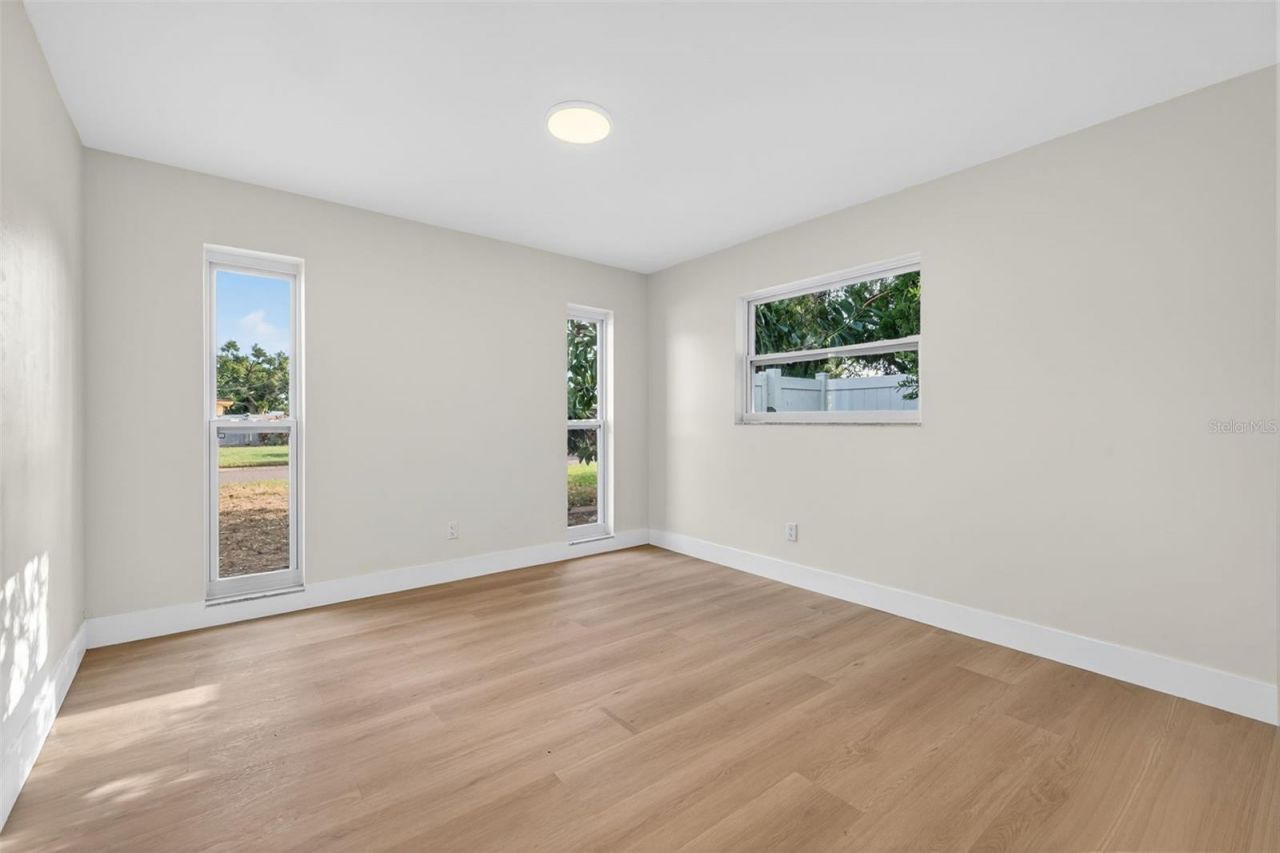 6649 Pinellas Point Drive S, Saint Petersburg, FL 33712 Photo