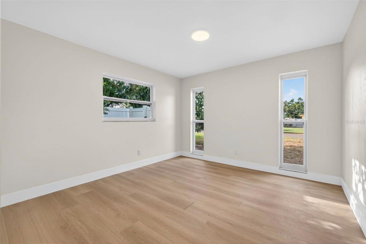6649 Pinellas Point Drive S, Saint Petersburg, FL 33712 Photo