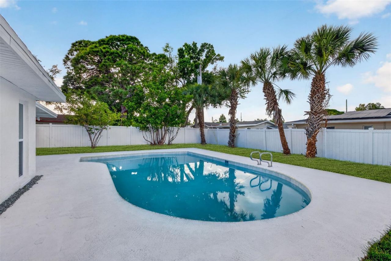 6649 Pinellas Point Drive S, Saint Petersburg, FL 33712 Photo