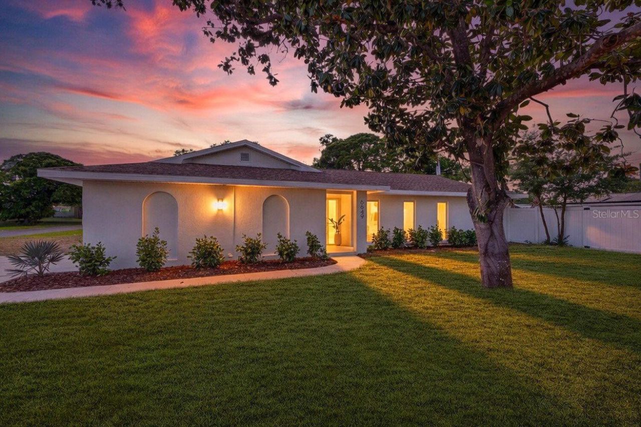 6649 Pinellas Point Drive S, Saint Petersburg, FL 33712 Photo