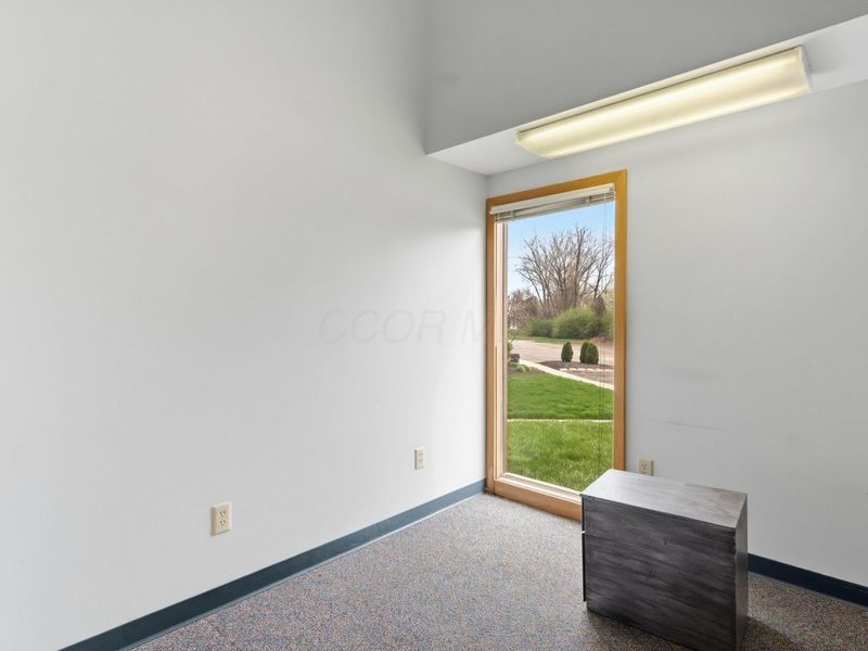 453 Waterbury Court , Columbus, OH 43230 Photo 22