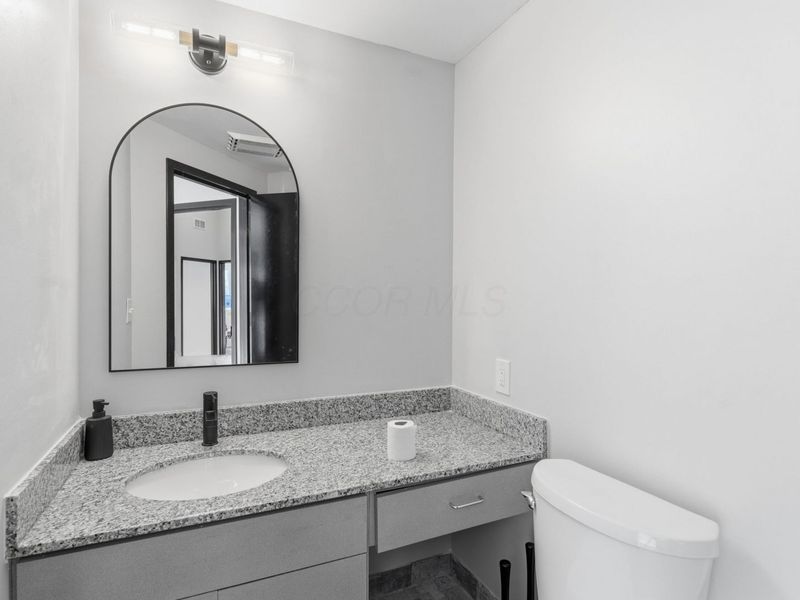 453 Waterbury Court , Columbus, OH 43230 Photo 41