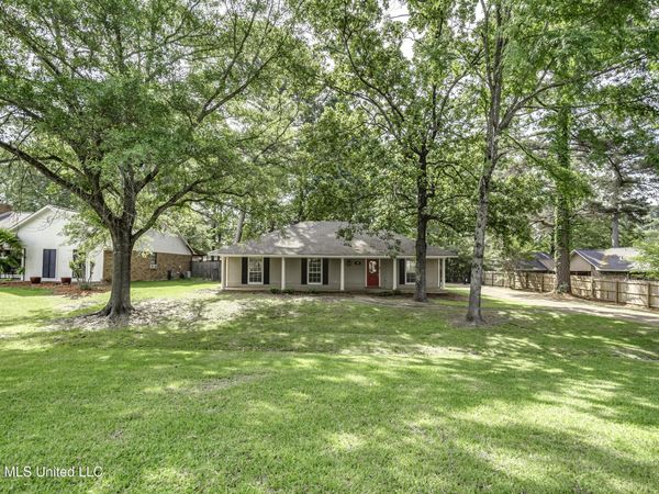 502 Pelahatchie Shore Drive, Brandon, MS 39047