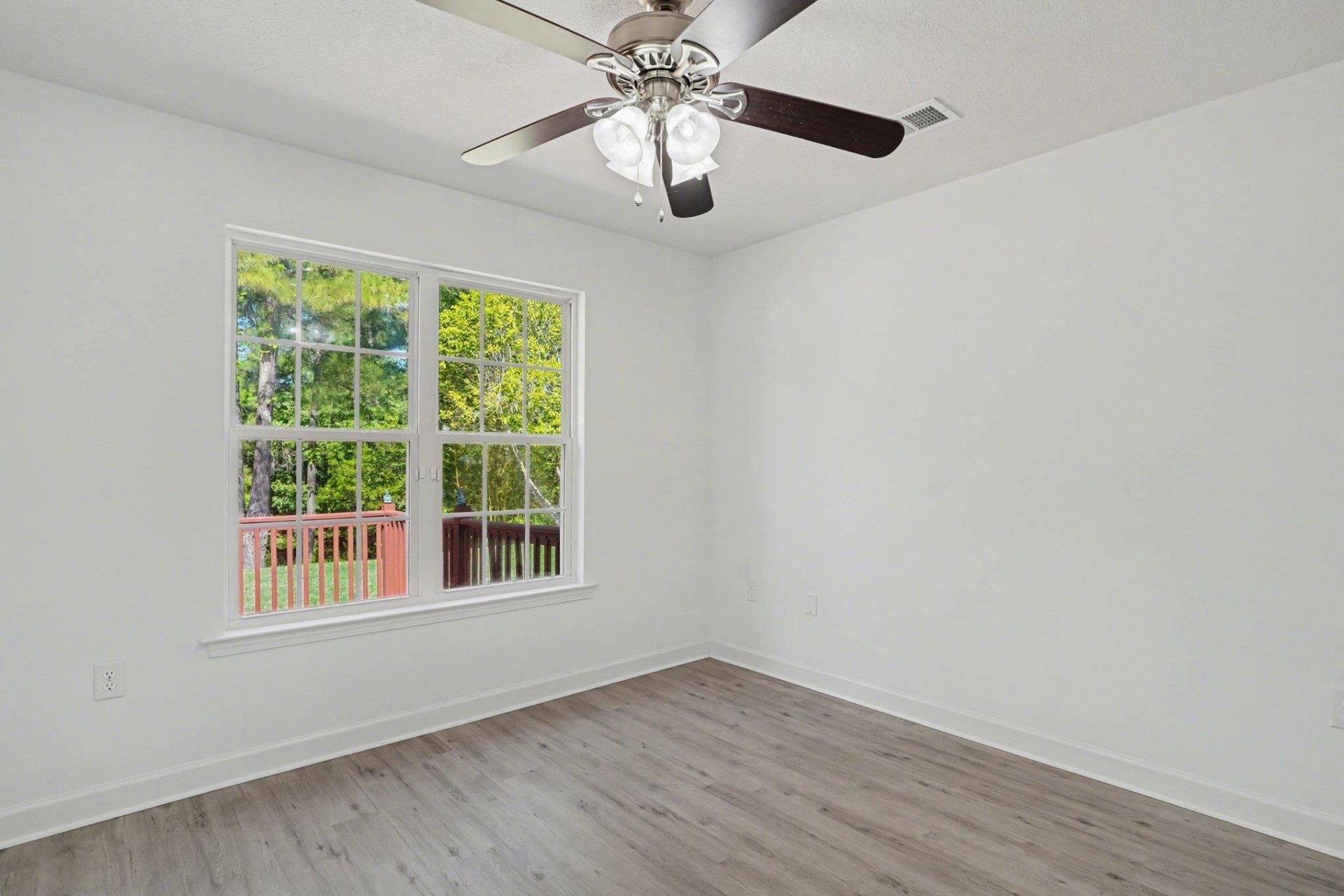 2007 Phoenix Dr. Photo 13