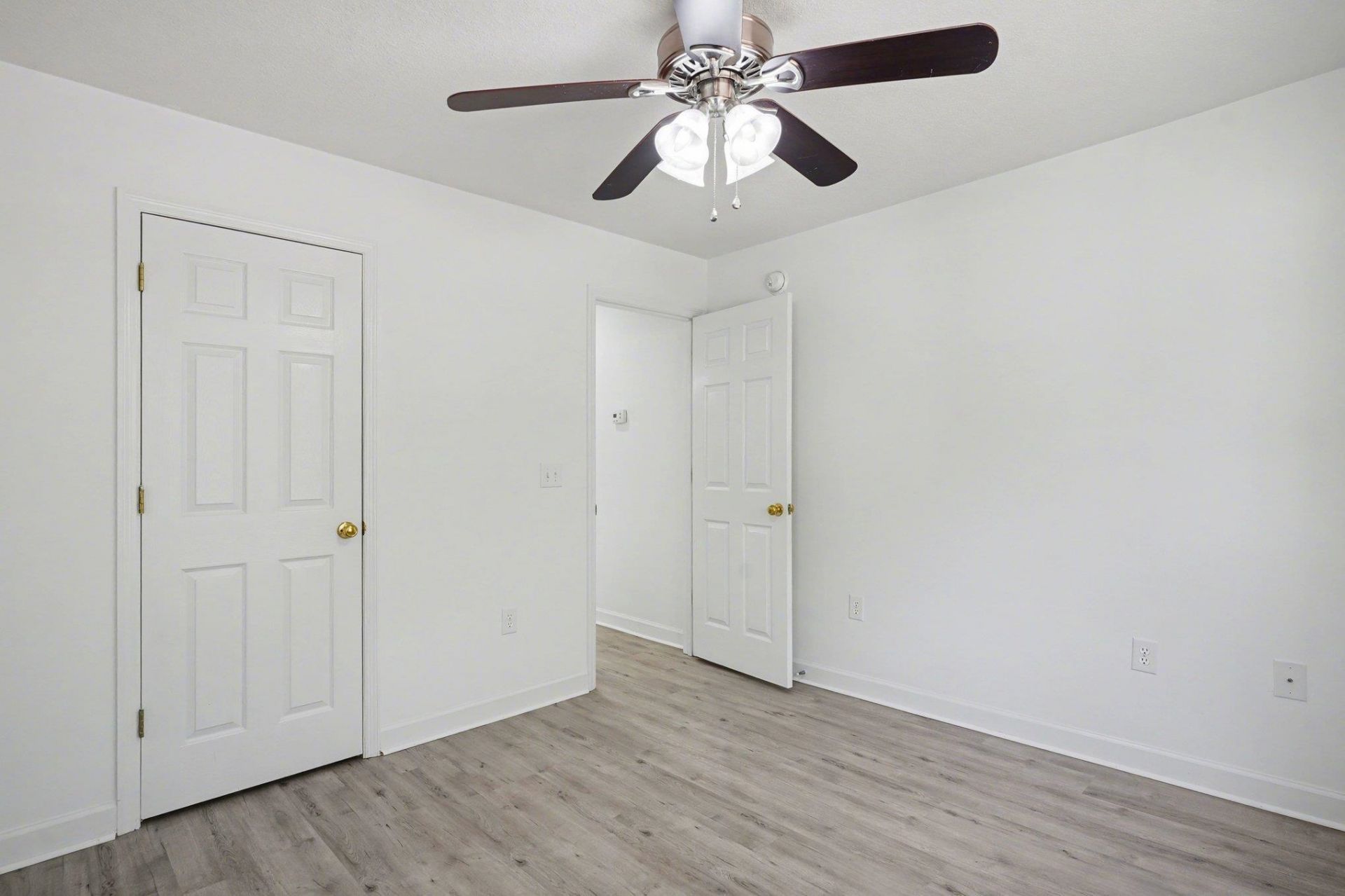 2007 Phoenix Dr. Photo 14