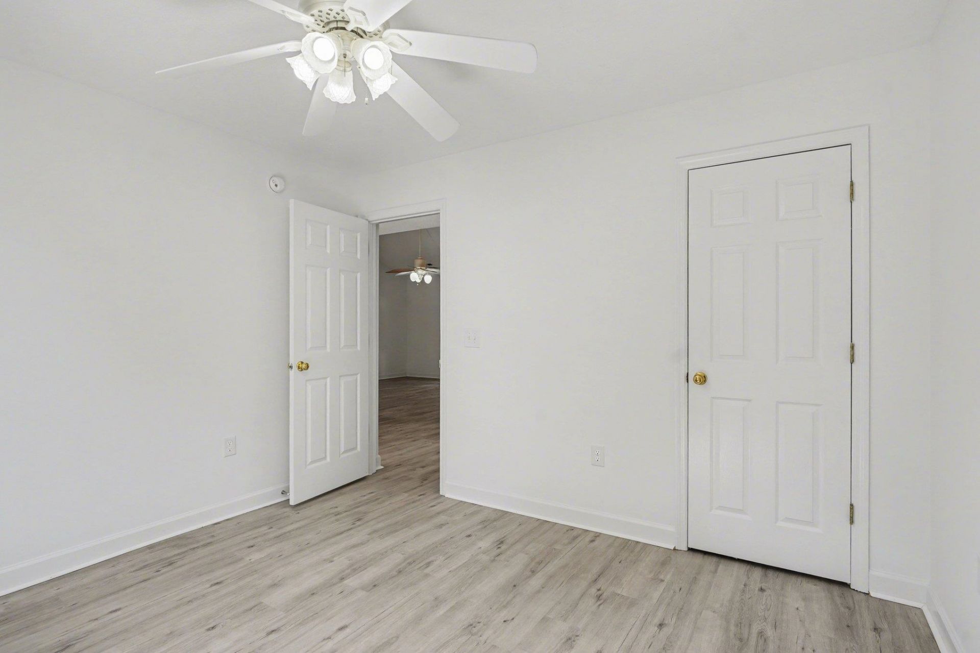 2007 Phoenix Dr. Photo 16