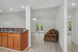 2007 Phoenix Dr. photo 4