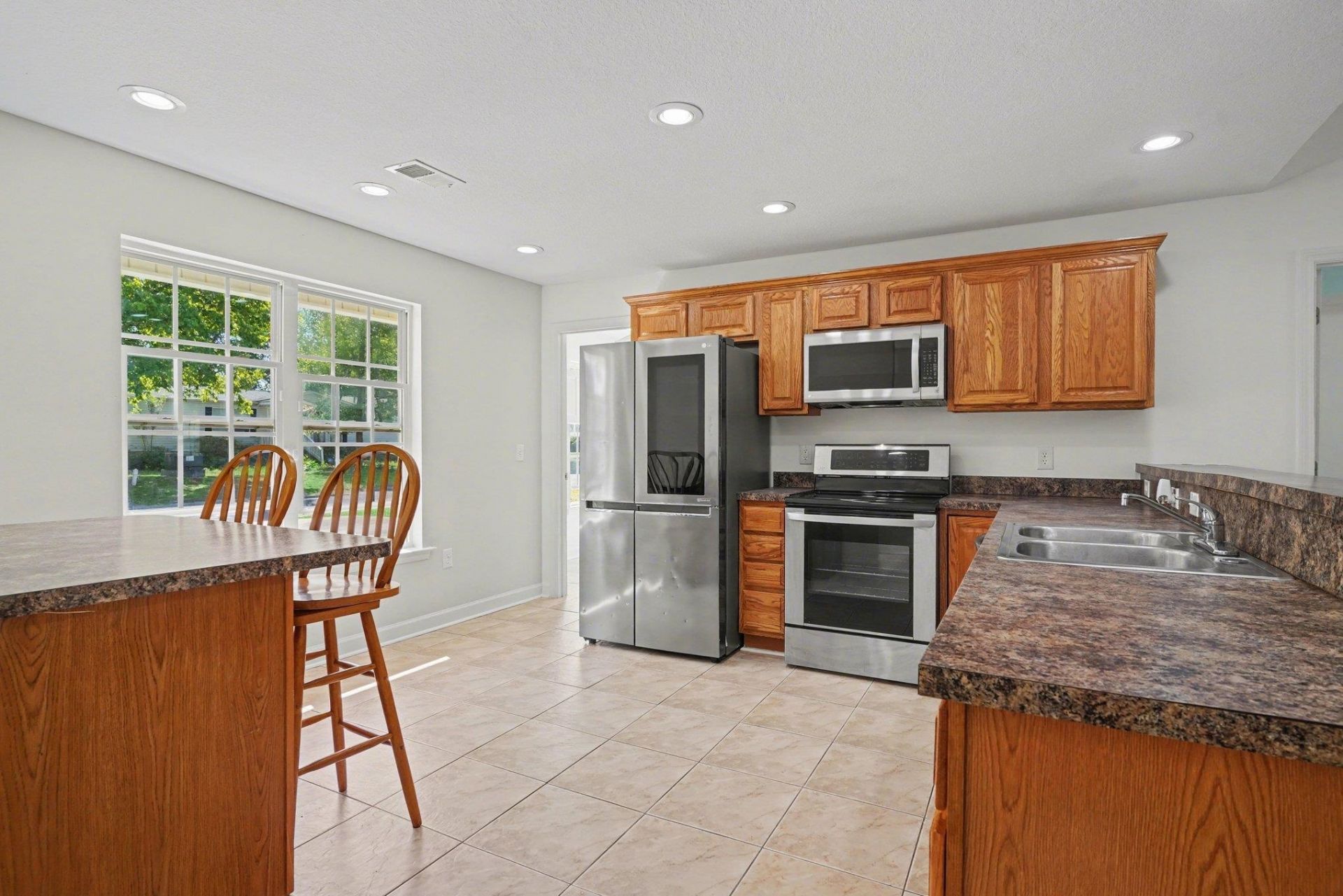 2007 Phoenix Dr. Photo 7