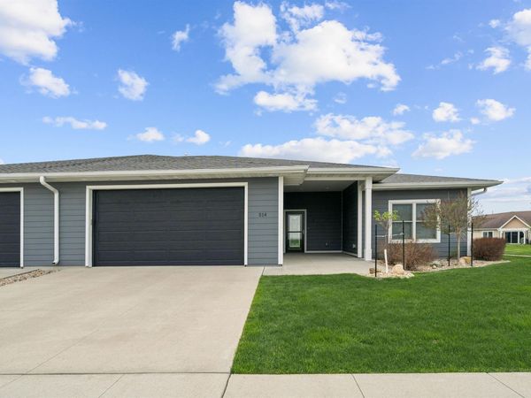 514 Autumn Lane, Cedar Falls, IA 50613